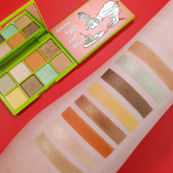 Dr Seuss Revolution makeup palettes and duo brush set - Picture 7 of 7